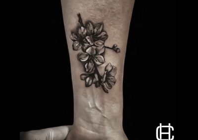 tatuaje flor realista